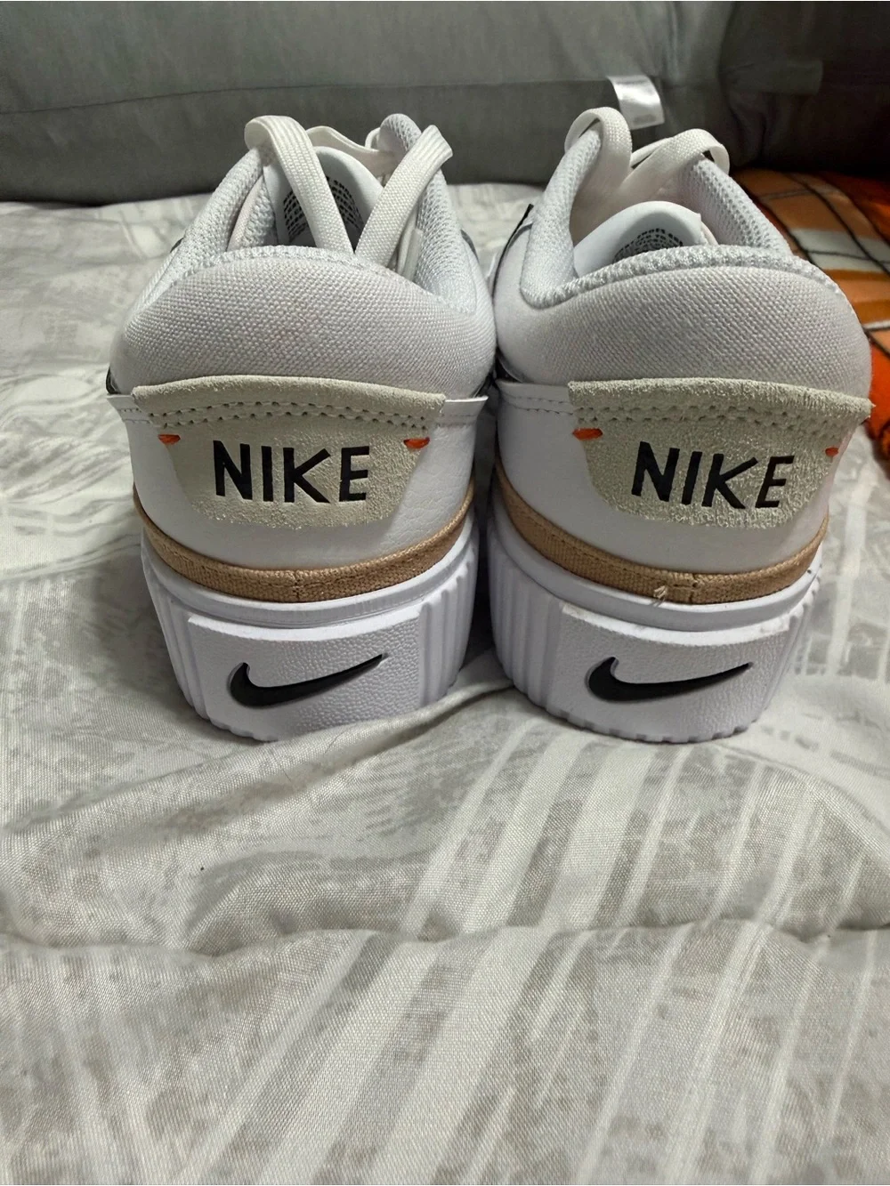 Nike court legacy